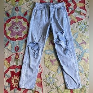 lightwash american eagle jeans